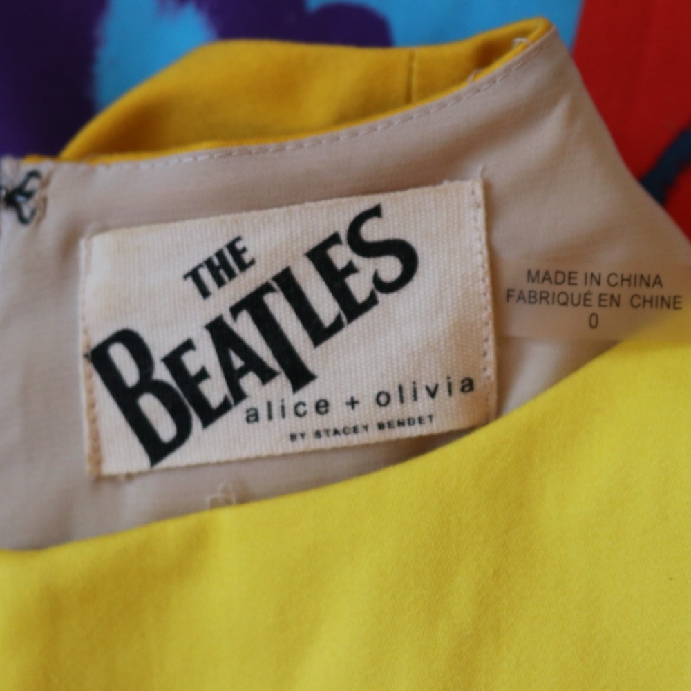 ALICE + OLIVIA X BEATLES CLYDE SHIFT DRESS - Picture 15 of 16